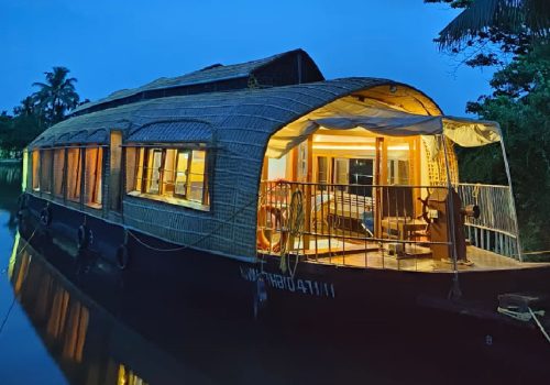 one-bedroom-houseboat-2